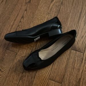 Clarks Women's Glossy Black Ballet Flats